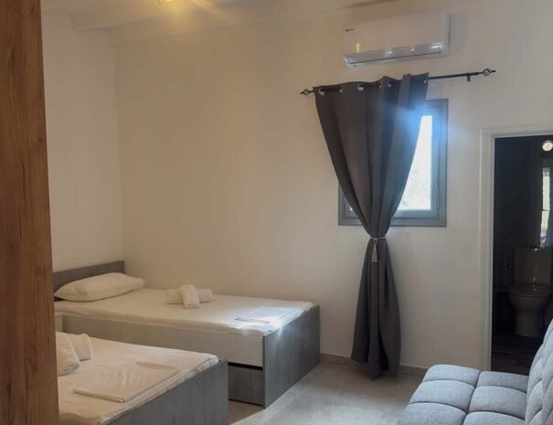 Courtyard View Apartment With Patio