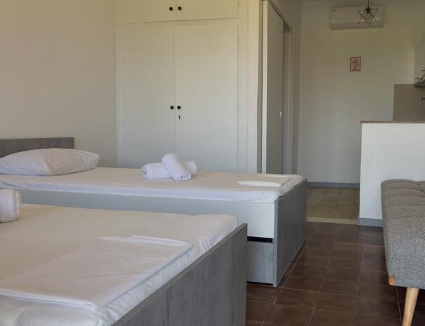 Garden View Apartment With Patio